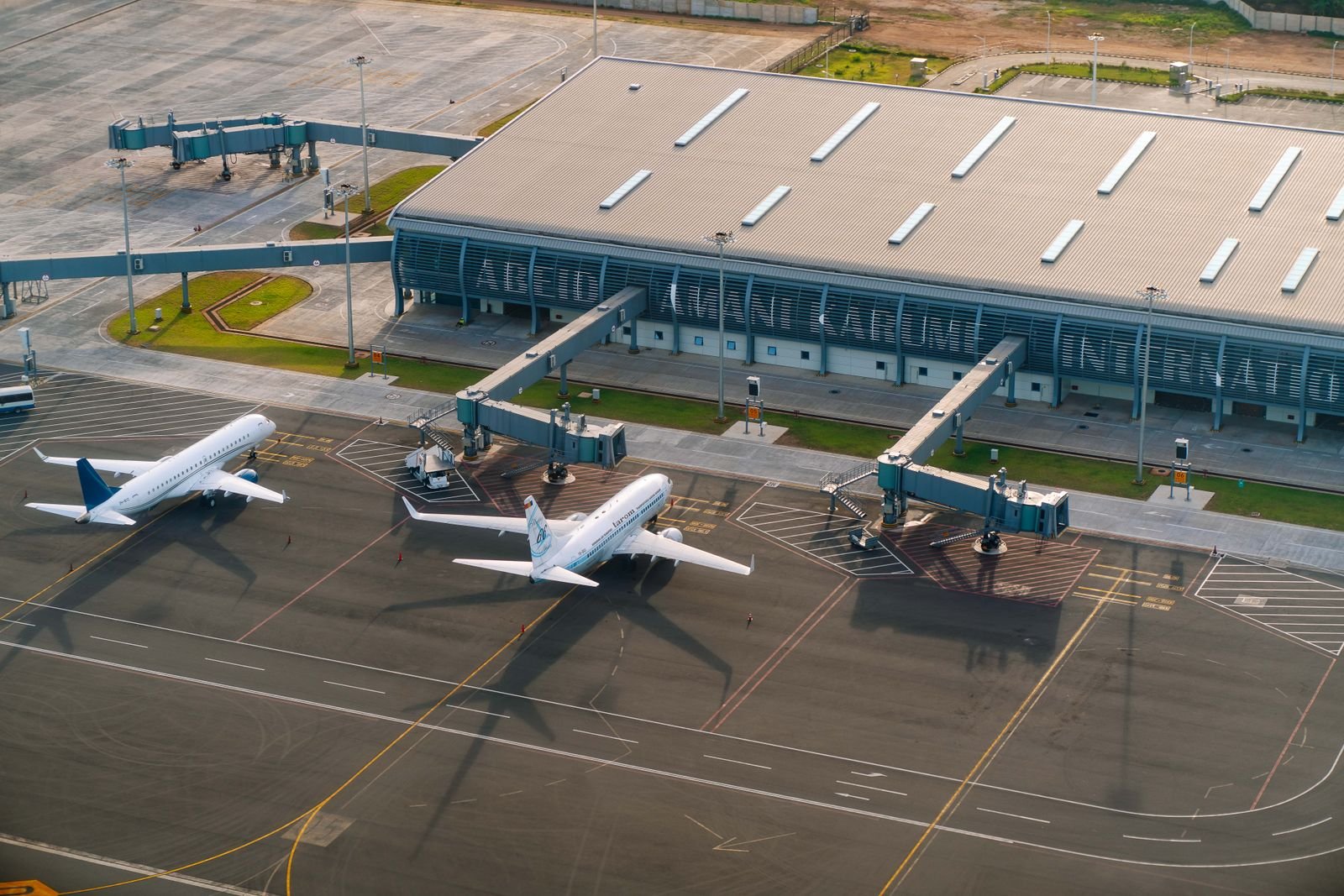 Aerial view of the apron.